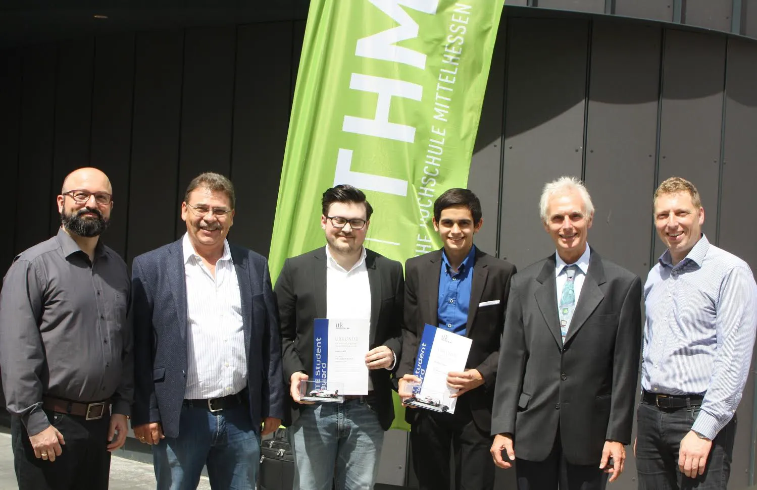 Preisverleihung an der THM in Gießen (von links): Ralf Kendl (Itk Marburg), Prof. Dr. Bernd Müller (THM), Sven Uwiß, Andreas Ebner, Prof. Dr. Klaus Wüst (THM) und Jens Weber (ITK Marburg). Foto: THM